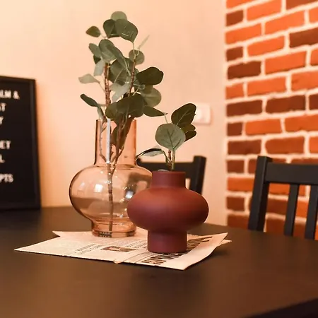 Gingerbread. Central Studio Near Sanador Hospital Βουκουρέστι