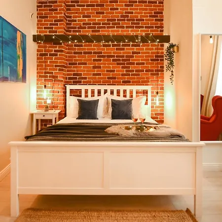 Gingerbread. Central Studio Near Sanador Hospital Διαμέρισμα