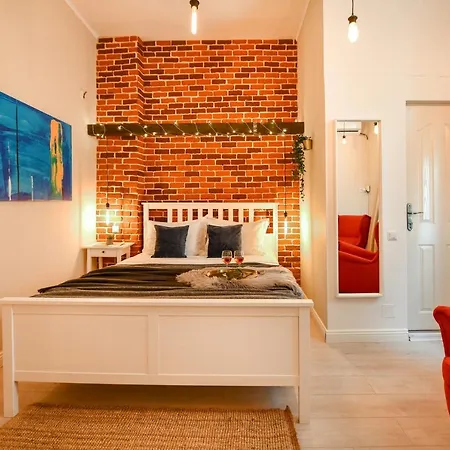 Διαμέρισμα Gingerbread. Central Studio Near Sanador Hospital